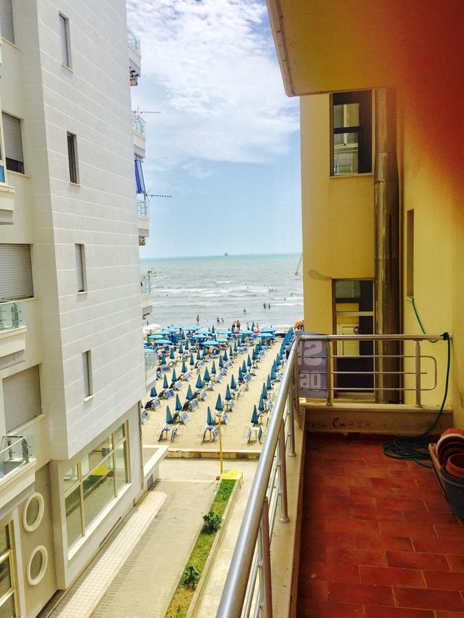 Sun & Sea Apartment Durrës Eksteriør billede